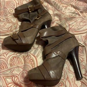 Michael Kors grey heels with inside platform